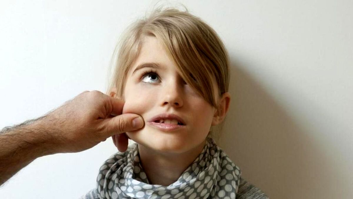  چگونه از کودک‌مان در برابر پدوفیلی‌ ها محافظت کنیم؟


