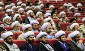 انتقاد روزنامه جمهوری اسلامی از روحانیون؛ ریزش های دینی بیش از رویش است/ آنها از پناهگاه بودن مردم فاصله گرفته اند