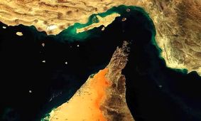ترامپ چه کاره است که پیشنهاد مدیریت ۵۰-۵۰ تنگه هرمز را می‌دهد؟


