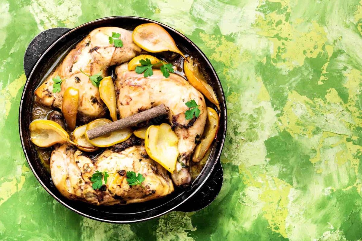طرز تهیه خورش گلابی به روش‌های متفاوت
