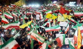 گزارش گاردین از بی‌اعتمادی ایرانی‌ها به آتش‌بس موقت با آمریکا
