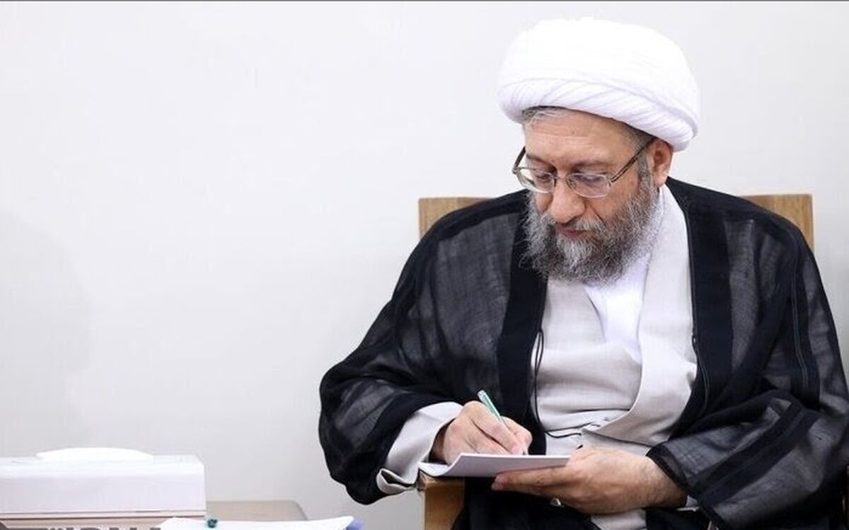 آملی لاریجانی: مجمع تشخیص آماده همکاری با دولت چهاردهم است

