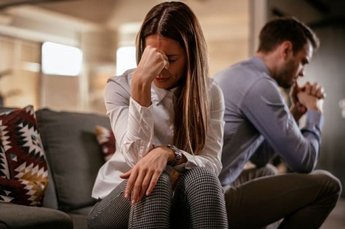 علت خبرچینی همسر چیست و با خبرچینی همسر چه کنیم؟