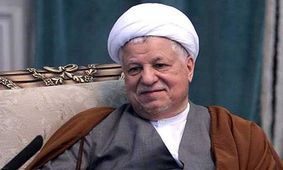 پدر محسن رضایى آمد؛ نزدیک ۱۰۰ سال دارد، ولى سالم و بانشاط است