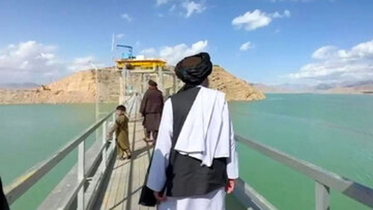 افغانستان با سیمان ایرانی آب را روی ایران سد می‌کند
