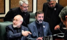 آمریکا پیشنهاد ۱۴ ماده‌ای ایران را رد کرد / عراقچی: پیام‌های از آمریکا گرفتیم که مایل به ادامه گفتگو و تعامل هستند/ ترامپ: من هیچ مخالفتی با تعلیق برنامه هسته‌ای ایران به مدت ۲۰ سال ندارم، اما این باید یک تعهد واقعی باشد