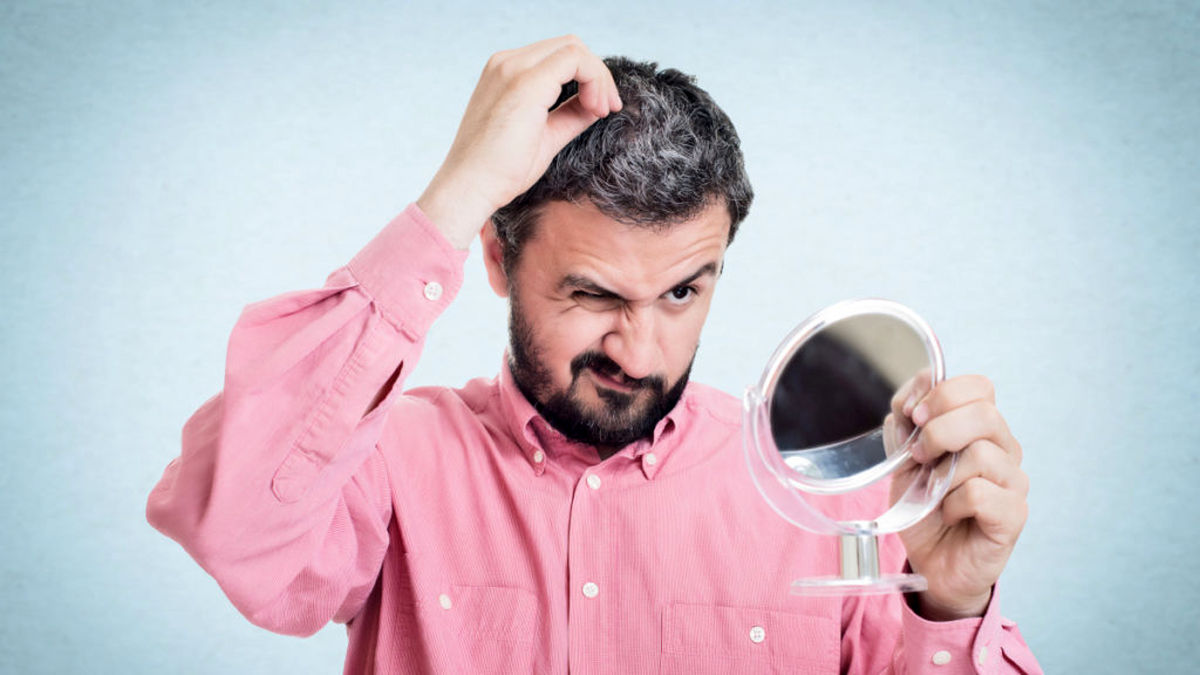 چرا نباید موهای خاکستری یا سفید را از ریشه بکنید؟