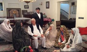خاطرات هاشمی: به همه کارکنان دفترم مثل هر سال، هزار تومان عیدی دادم