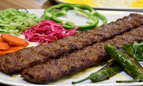 پخت بلندترین کباب کوبیده دنیا در بجنورد/ ویدئو