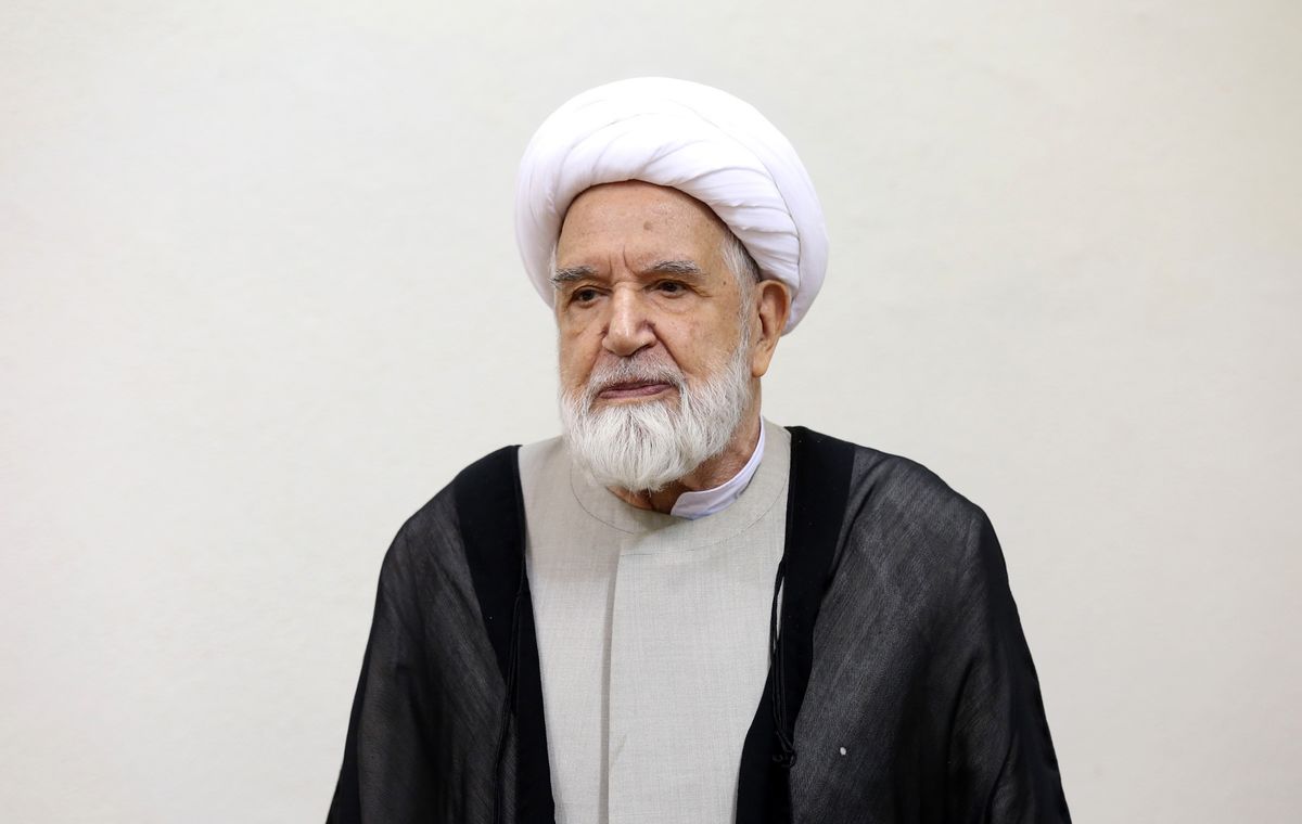 دیدار آیت‌الله موسوی خوئینی‌ها با مهدی کروبی/ عکس

