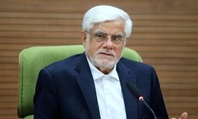 تصاویری از دیدار عارف با جمعی از اعضای حزب کارگزاران/ فائزه و محسن هاشمی هم بودند