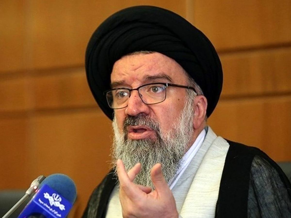 احمد خاتمی: می‌گویند امامان جمعه مسئله بی‌حجابی را مطرح می‌کنند تا گرانی‌ها را بپوشانند؛ این دروغ است/ حجاب الزام حقوقی است