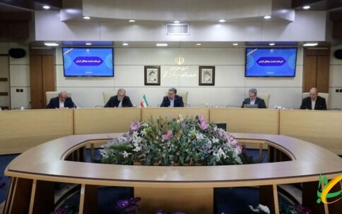 حضور سرزده پزشکیان در ستاد وزارت بهداشت

