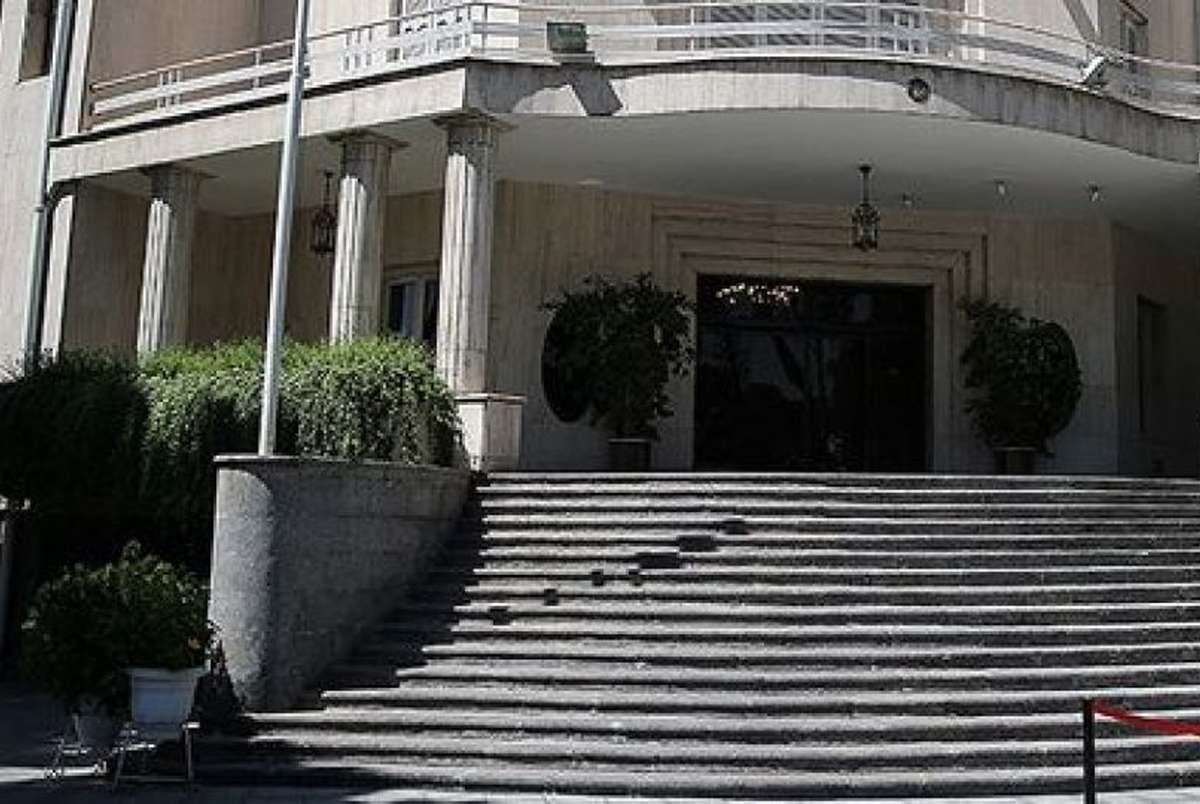 حقوق روسای جمهور ایران چقدر است؟/ حقوق بازنشستگی ۳۵۰ میلیون تومانی واقعیت دارد؟

